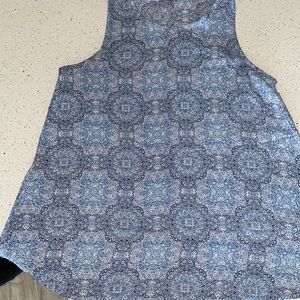 Paper crane blouse tank top. Size: M. Light blue, dark blue, white and gray